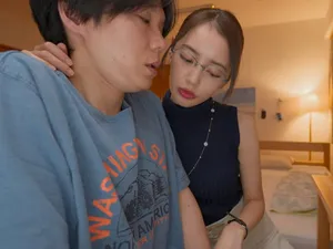 Người phụ nữ trẻ ngực to