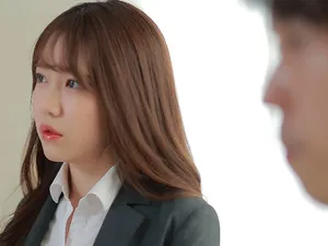 Hội chị em dâm đãng vắt kiệt tinh trùng của thanh niên trẻ