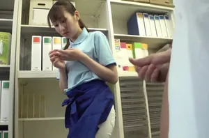 Người phụ nữ xinh đẹp giàu có nhưng thiếu thốn tình dục