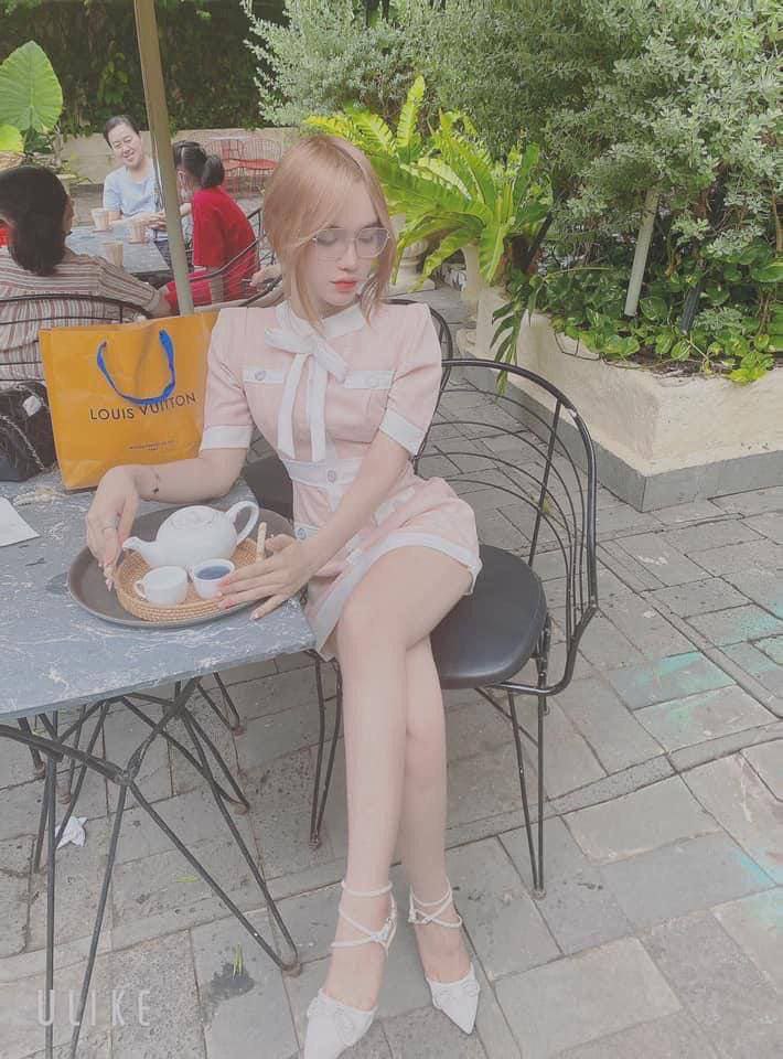 Khuôn mặt ngây thơ của người tình mới lớn lần đầu biết địt